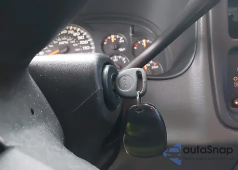 2005 GMC Sierra 1500 Sle z USA, uszkodzony, nr VIN 2GTEC13T351370444